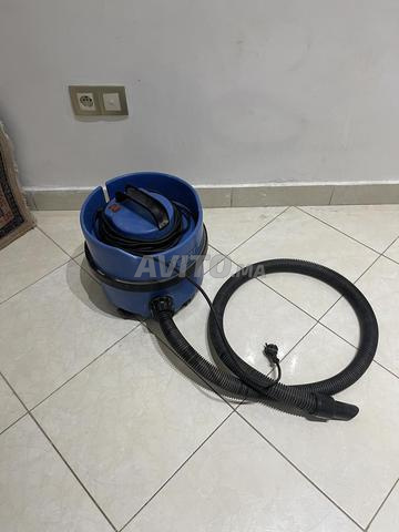 Aspirateur industriel Numatic avec flexible - 2