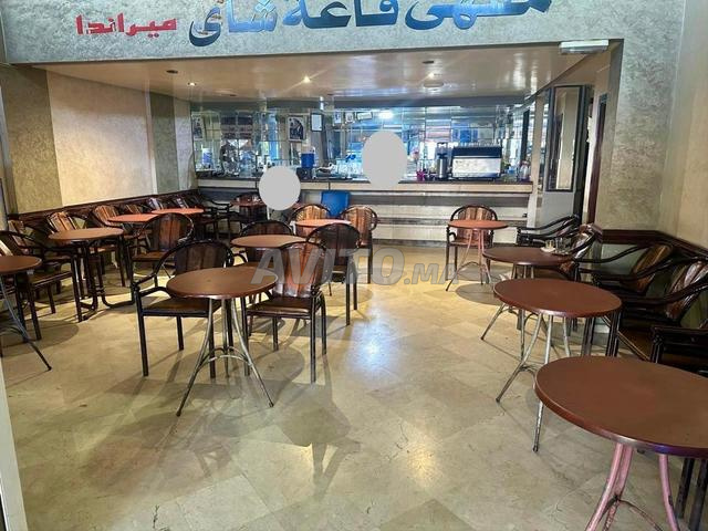 À VENDRE – LOCAL COMMERCIAL AVEC CAFÉ ÉQUIPÉ