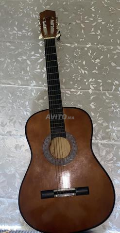جيتار مع حافظة - 2