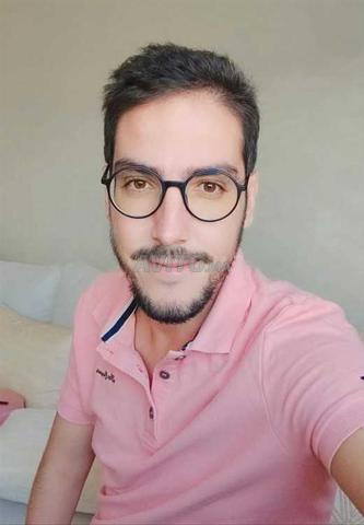 مصمم / تسويق رقمي / مدير مجتمع