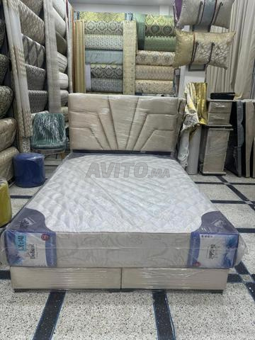 Cadre de lit et matelas