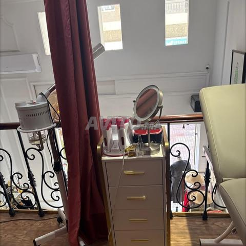 À vendre matériel esthétique, table de manucure… - 2