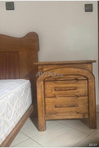 Lit - matelas - coiffeuse à vendre - 2