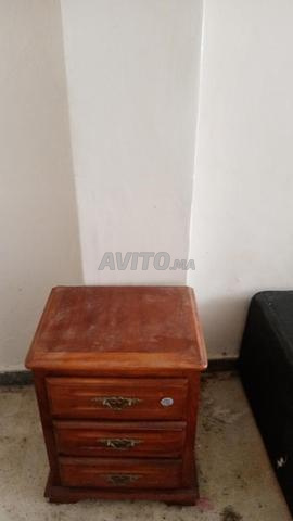 كوافوز مع إطار مرايا وطاولة صغيرة بحالة جيدة - 2