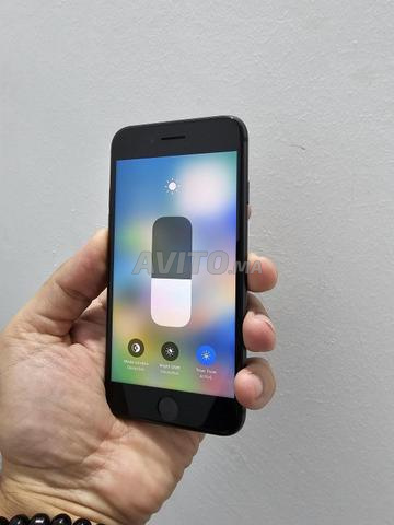 iPhone 8 64g - 2