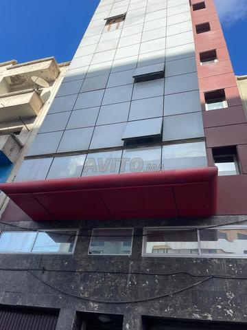Immeuble entier 1325 m2 à louer Belvédère - 2