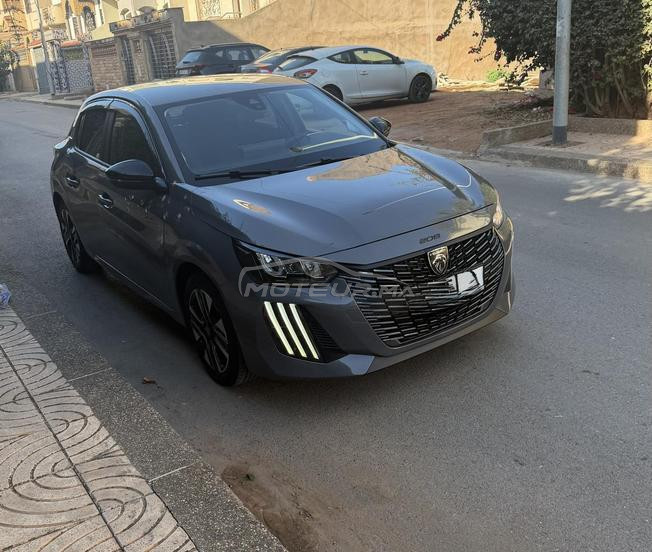  208  Peugeot 