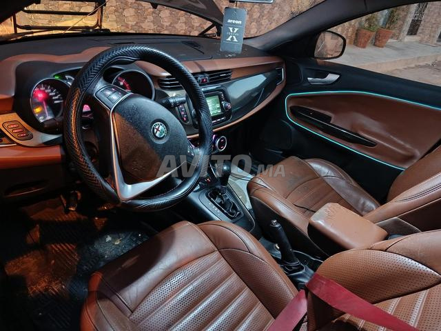 Alfa Romeo Giulietta modèle 2016 kilométrage 120 k - 2