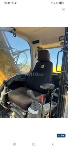 Pelle chenille JCB JS220 2015 bonne occasion - 2