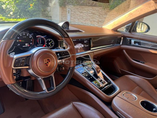 Porsche Panamera 4