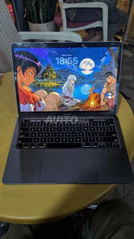 ماك بوك برو 13 بوصة 2020 i5 2GHz 16/512G