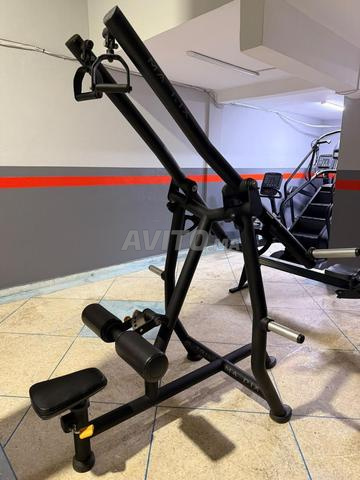 Matrix Lat Pulldown plate loaded - 2