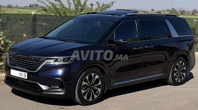 Kia Carnival - 2