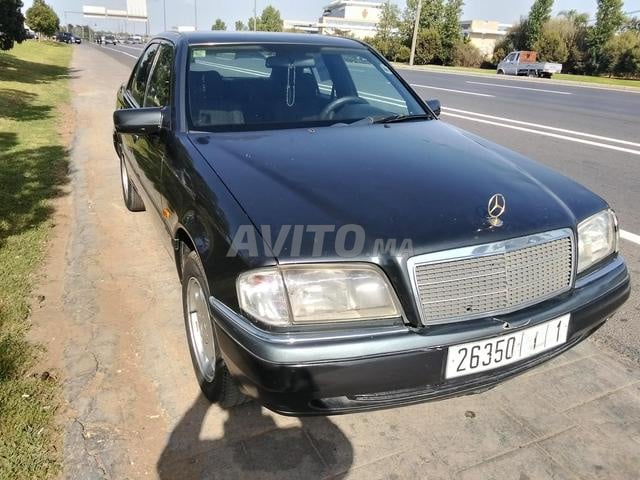Mercedes Classe C 220 bien entretenue
