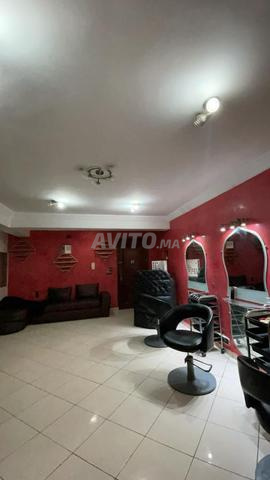 Salon de coiffure pour femmes équipé à louer à Mimosa - Kénitra