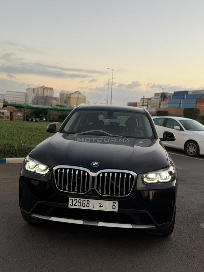 سيارة.   فخمة