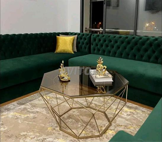 طاولة باص زجاجية