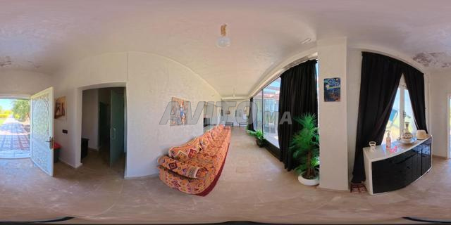 Superbe Villa Meublée de Plain-Pied avec Piscine - 2
