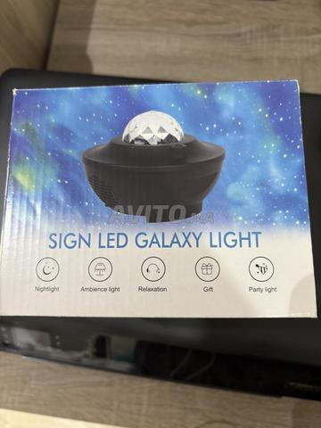 إضاءة LED جالاكسي شبه جديدة