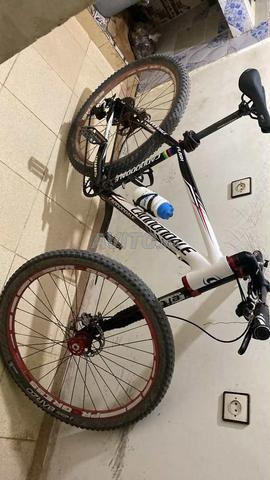 Vélo ou Vélo Cannondale Carbon. - 2