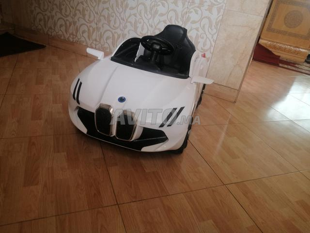 Voiture enfant avec commande à distance