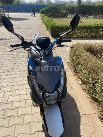 Peugeot Streetzone 50cc 2019 bon état - 2