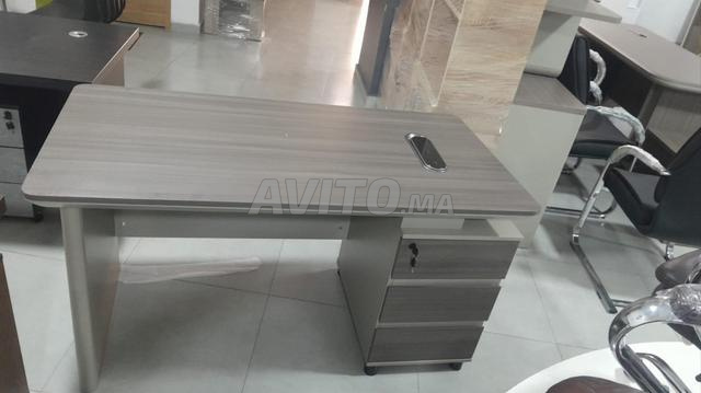 Bureau Premium – Élégance et Performance - 2
