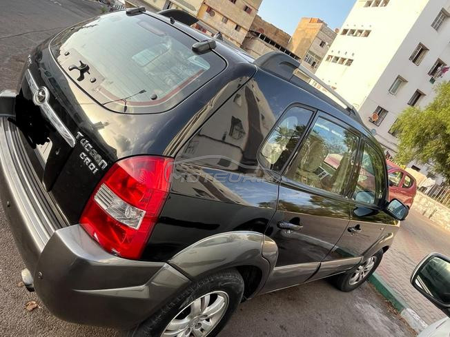 Hyundai Tucson n9iya mafaytach f ksida