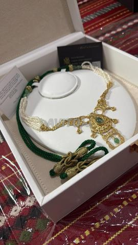 Collier "Nakra" émaillé à l'or - Émeraude - 2