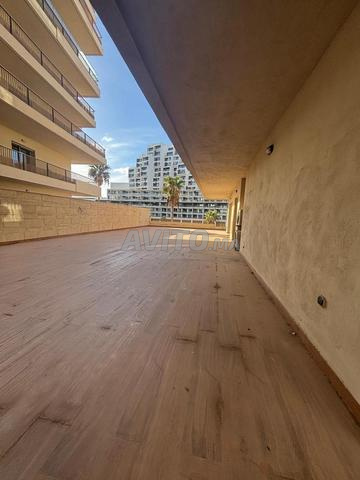 Appartement 390m² à Louer à CFC