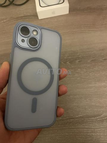 iPhone 15 bleu ciel - 2