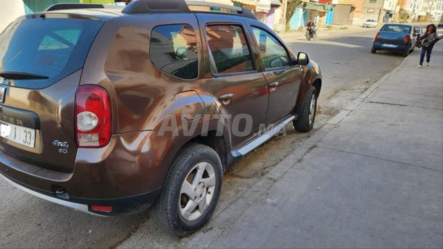 Dacia Duster Diesel Manuelle 2012 tout option - 2