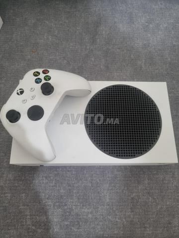 Xbox Series S 512Go avec manette, très bon état - 2