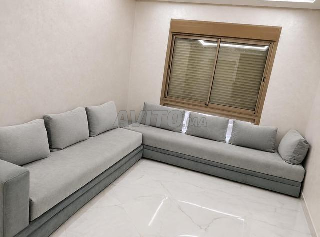 Salon moderne gris clair état neuf 3m / 2.30m - 2