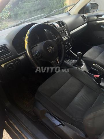 Volkswagen Jetta Diesel Manuelle 2010 à Casablanca - 2