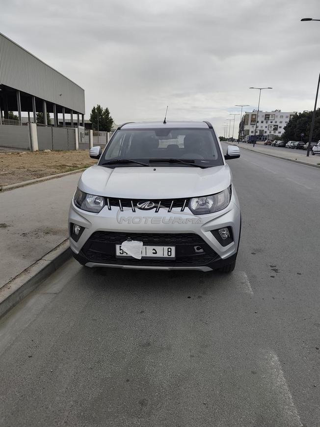 Mahindra Kuv 100