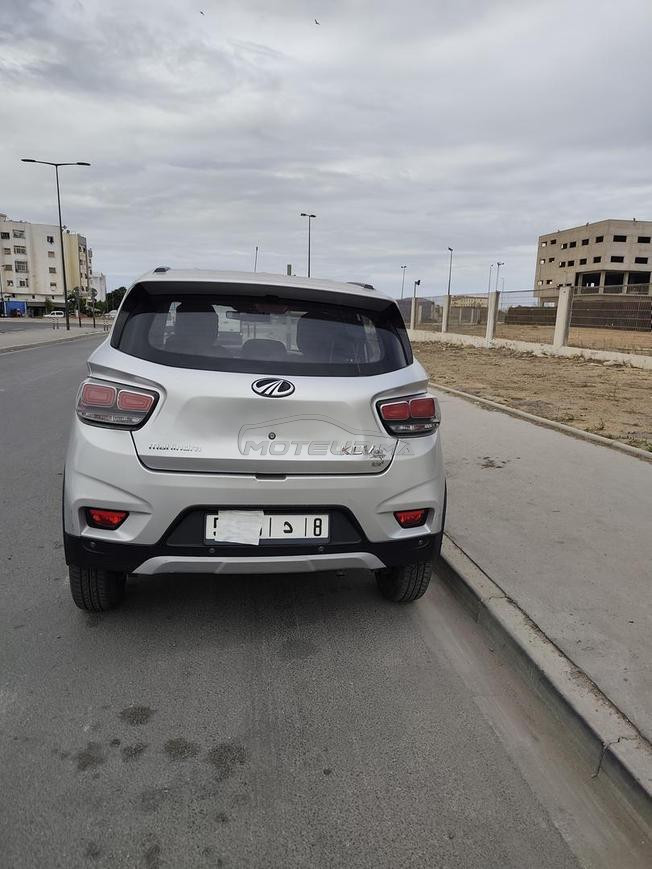 Mahindra Kuv 100