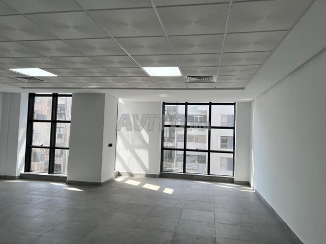 Bureau Neuf à Louer 2 Mars - Hôpitaux - 2