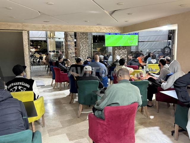 Quartier Oued Fès : Vente de café avec emplacement stratégique et grande superficie - 2