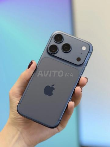 iPhone 17 Pro 256 Go Bleu Profond - 2