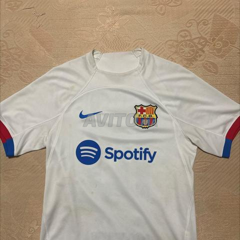 قميص برشلونة جديد مقاس S