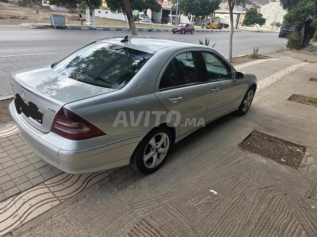 مرسيدس-بنز 220 ديزل أوتوماتيك 2004 في الناظور - 2