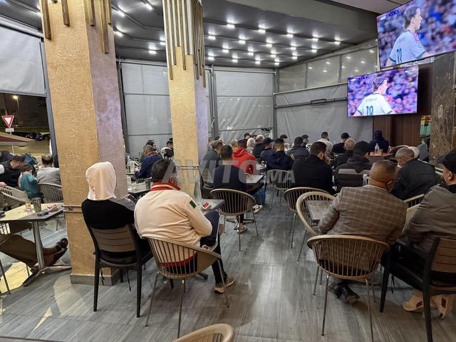 إعلان عن بيع مقهى بموقع استراتيجي ومساحة مهمة - 2