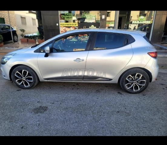 Clio 4, toutes options, modèle 2021 - 2