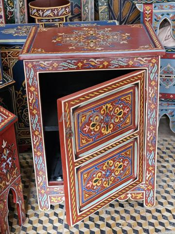 Coiffeuse traditionnelle décorée - 2