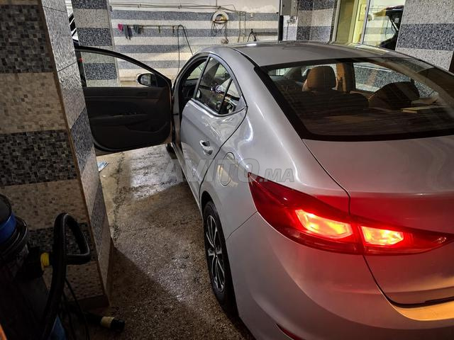 Hyundai Elantra 2018 - 2