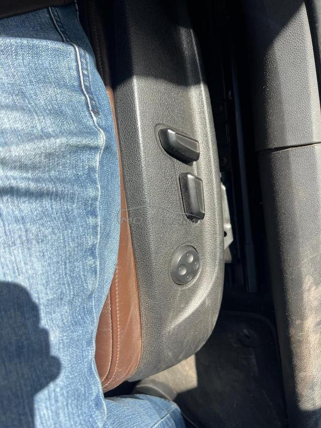 Salam voiture bien entretenue 