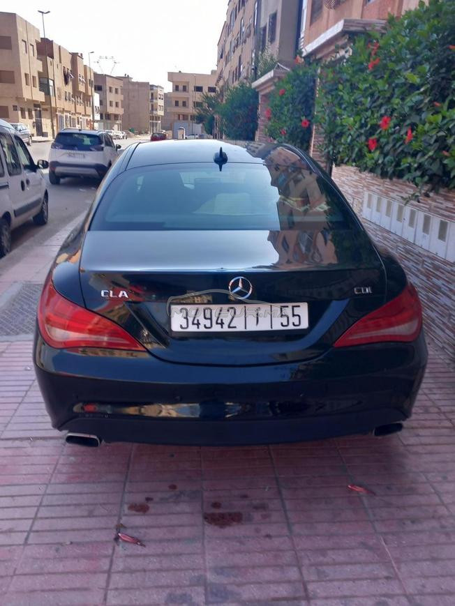a vendre mercedes cla220d  tres bon etat sport