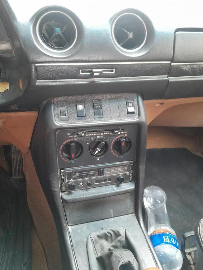 Mercedes 240 à fes
