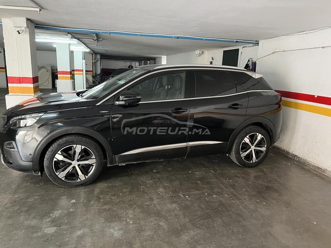À vendre Peugeot 3008 de 2019en excellent état.